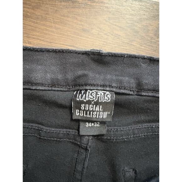 NEW Hot Topic Misfits x Social Collision Jeans - 34x32- Black Patch Grunge Punk - Picture 10 of 16